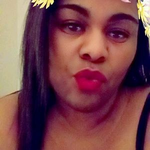 Meet your Posher, Constance